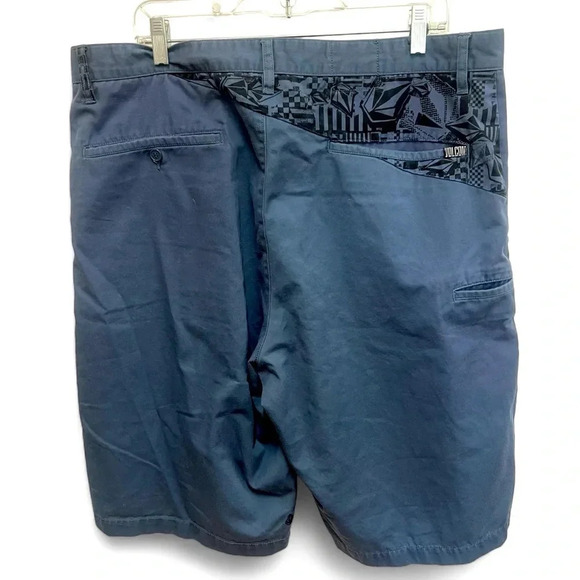 Volcom Flat Front Shorts with multiple pockets & contrasting design blue size 38 - Picture 1 of 11